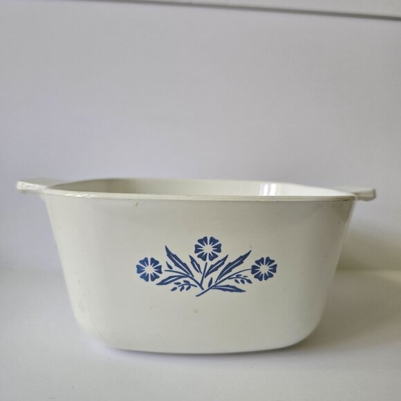 1 3/4 Qt Cornflower Blue Corning Ware Casserole Dish - Made In USA - Picture 9 of 16